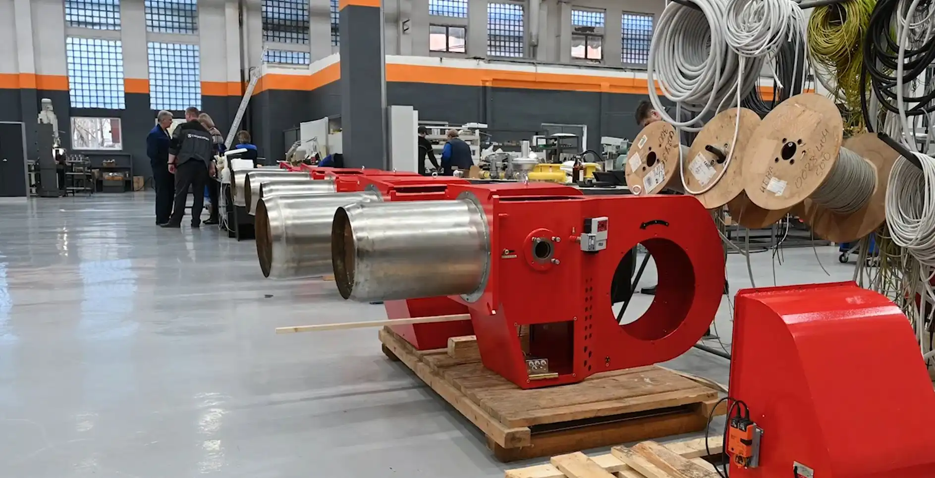 Полный цикл производства горелок: от склада с заготовками до упаковочного цеха